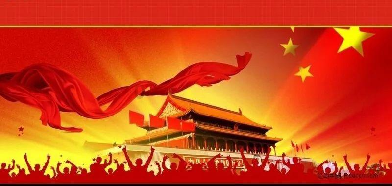 66岁洪金宝与妻子十指紧扣亮相红毯,大步走路身体已逐渐康复!